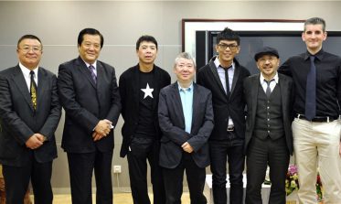 第一届中国国际新媒体短片节金鹏奖评委会，主席冯小刚导演、知名香港电影人文隽等国际知名专家